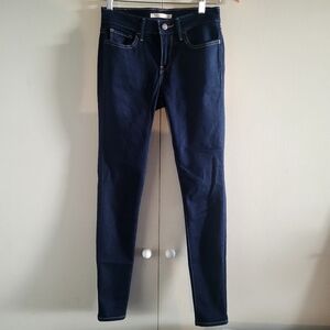 710 Levis Jeans